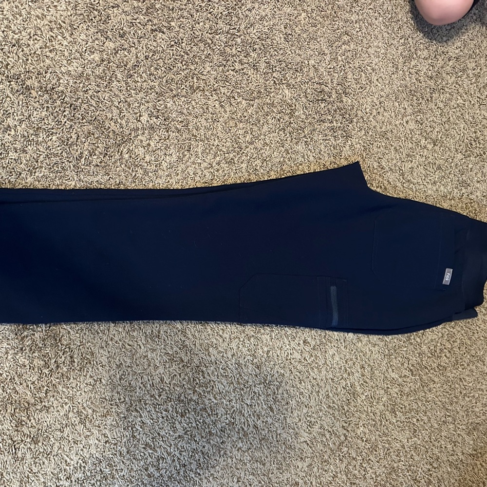 Figs Women's navy Cargo Pants